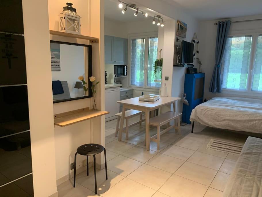 Studio Cosy Bord De Mer Et Centre Ville Pour 4Pers Deauville Extérieur photo